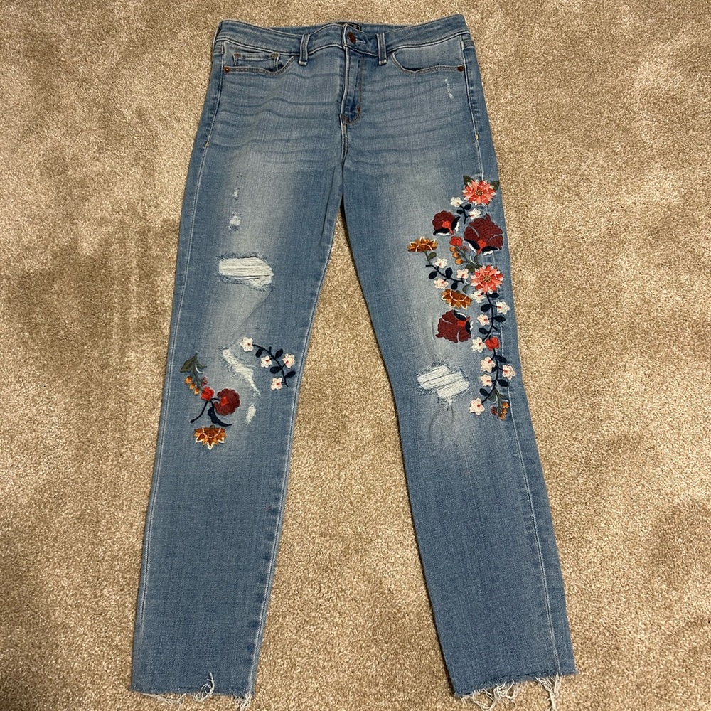 A&F Harper Low Rise Ankle Jeans